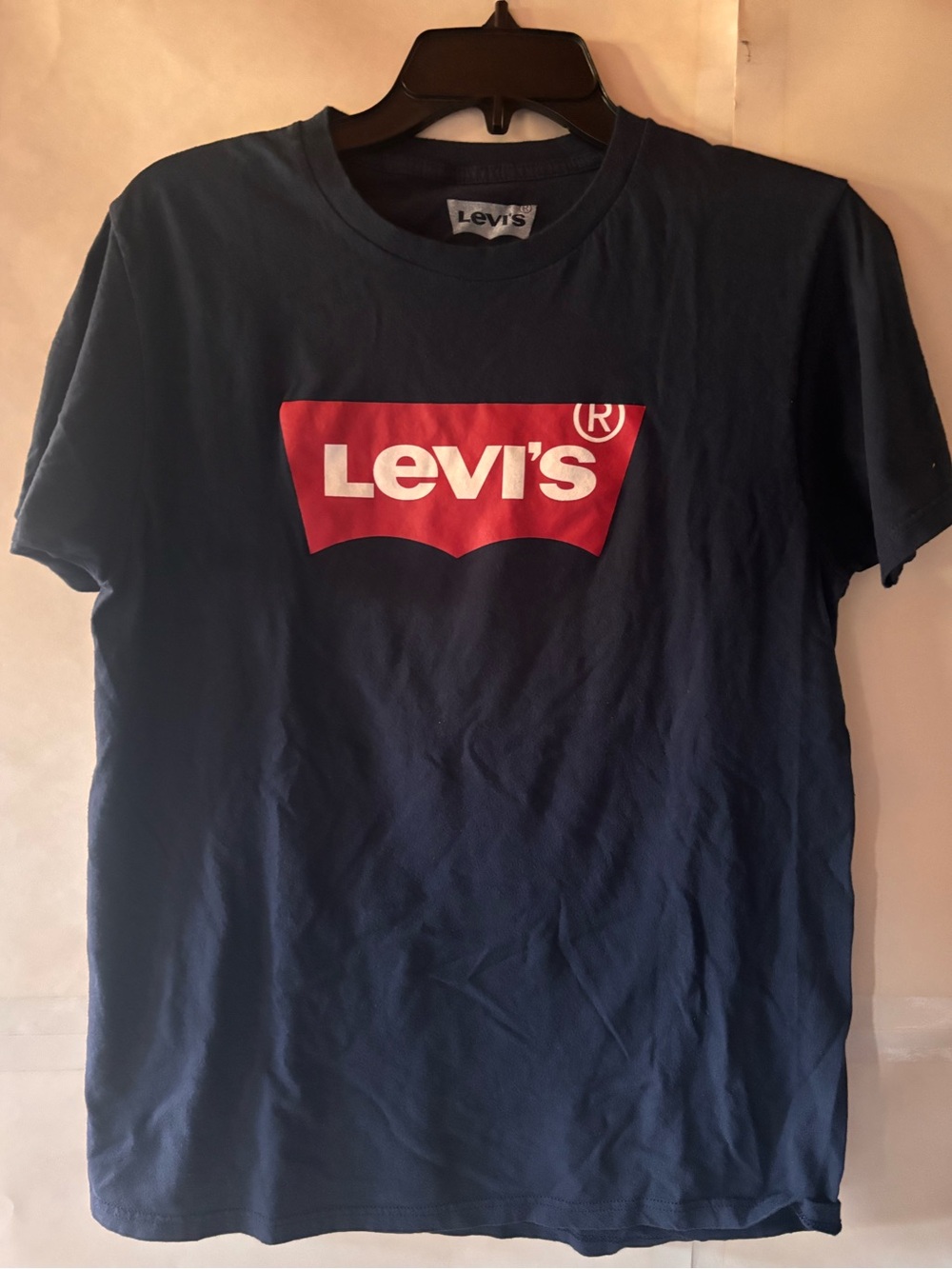2-Piece Levi’s Tee Bundle – Size M - Picture 2 of 5